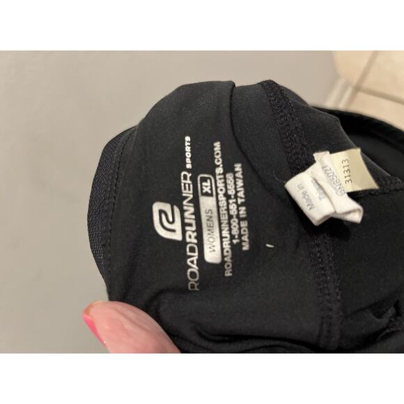 Road Runner Sports Black Mesh Bottom Capri Leggings Sz Xl - Picture 4 of 6